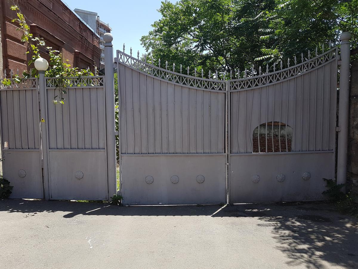 Tbilisi Yard Hostel Eksteriør bilde